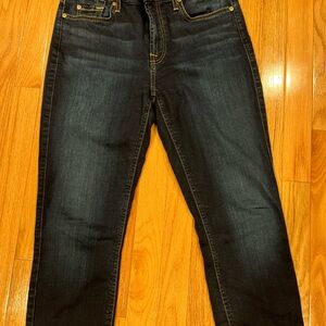 Stylish Dark Denim Women's Cropped Jeans